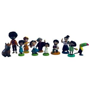 Disney’s Encanto Deluxe Figurine Playset- Includes 11 Characters